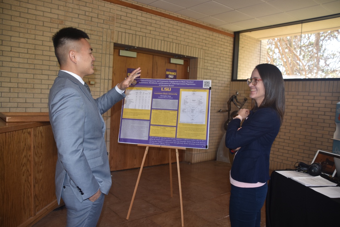 students presenting at research expo