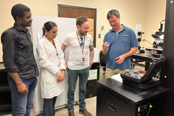 Charlie Rauh in Dr. Charles Lee's lab